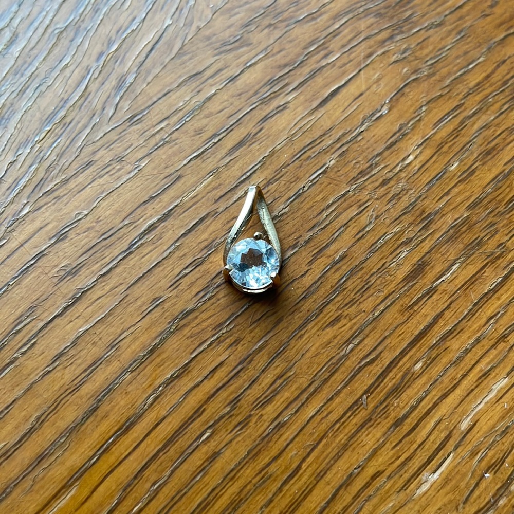 10k gold Sapphire pendant